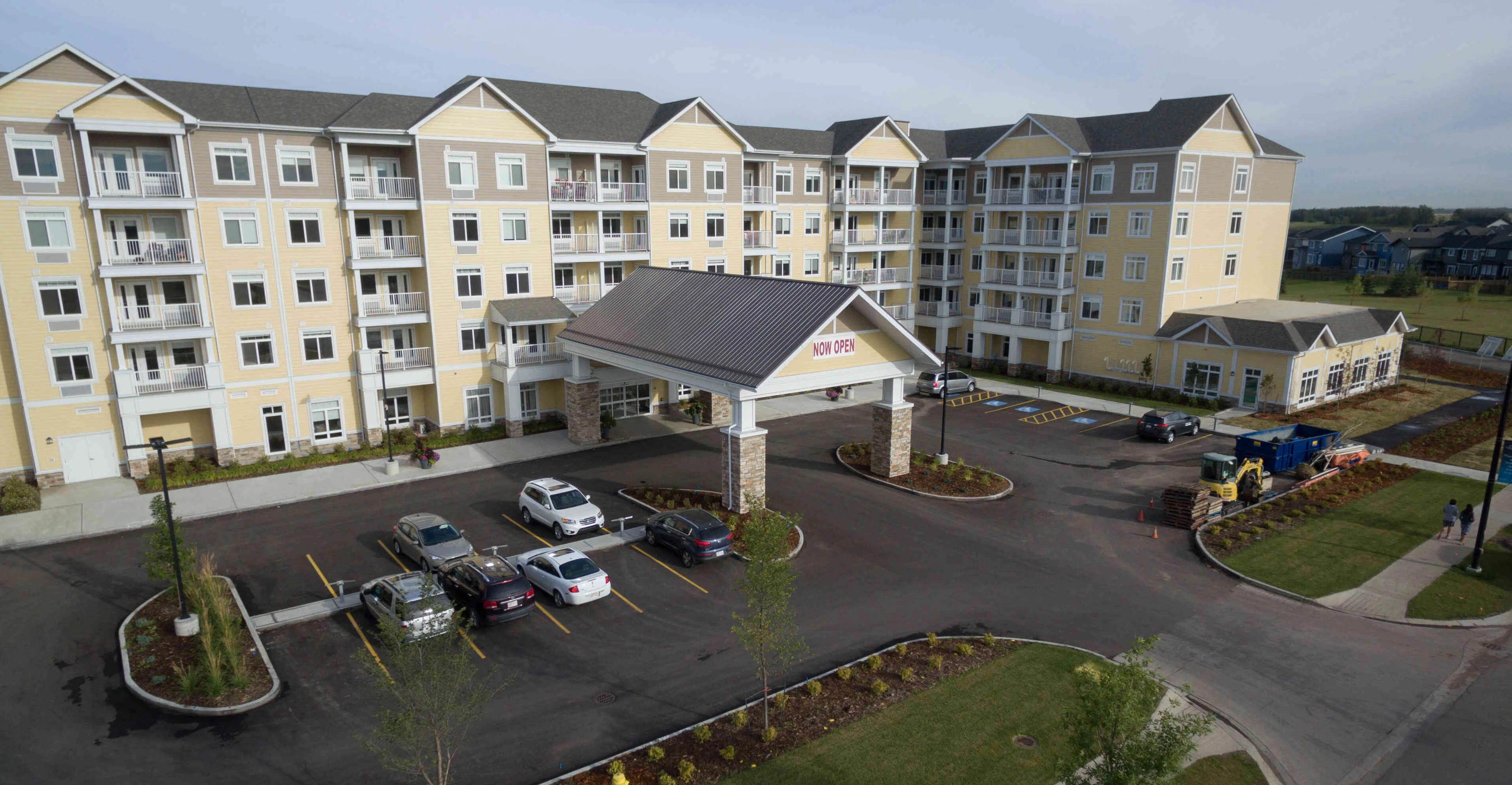 Exterior view of Everitt Gardens retirement residence